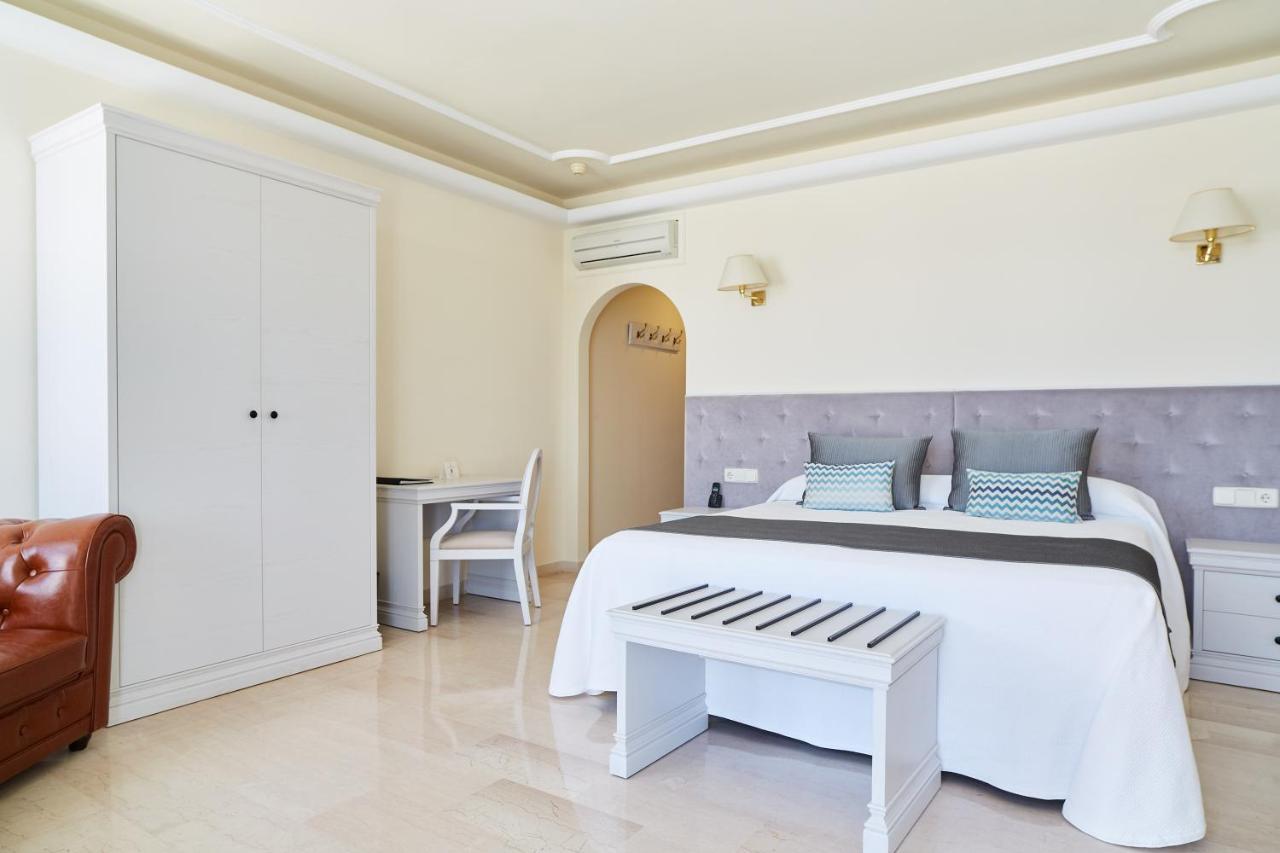Grand Hotel Palladium Santa Eulalia Del Rio Zewnętrze zdjęcie