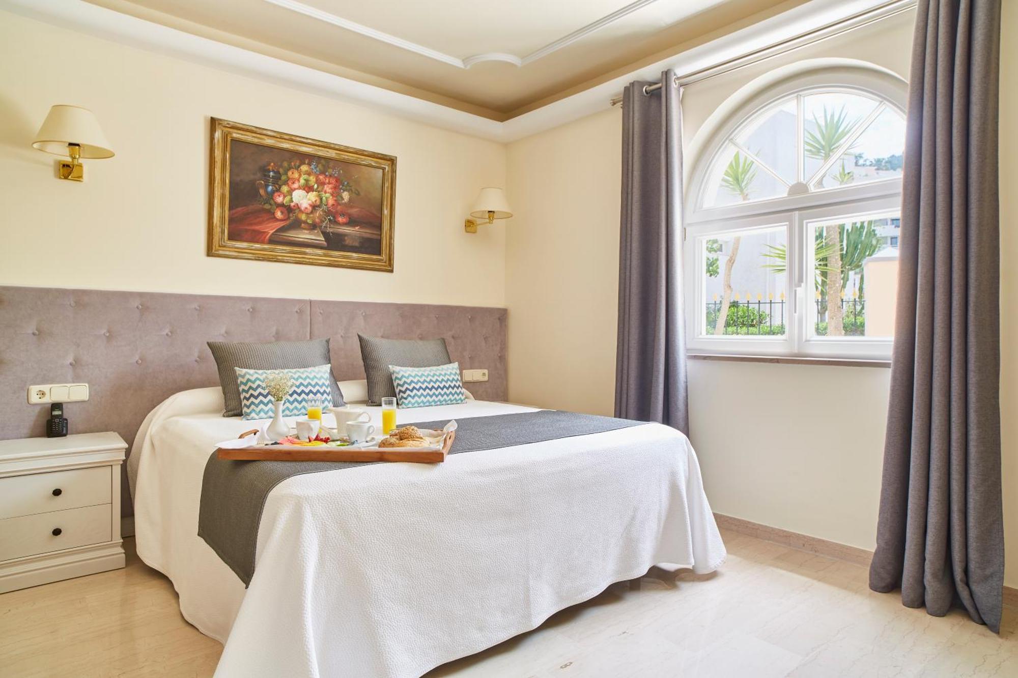 Grand Hotel Palladium Santa Eulalia Del Rio Zewnętrze zdjęcie