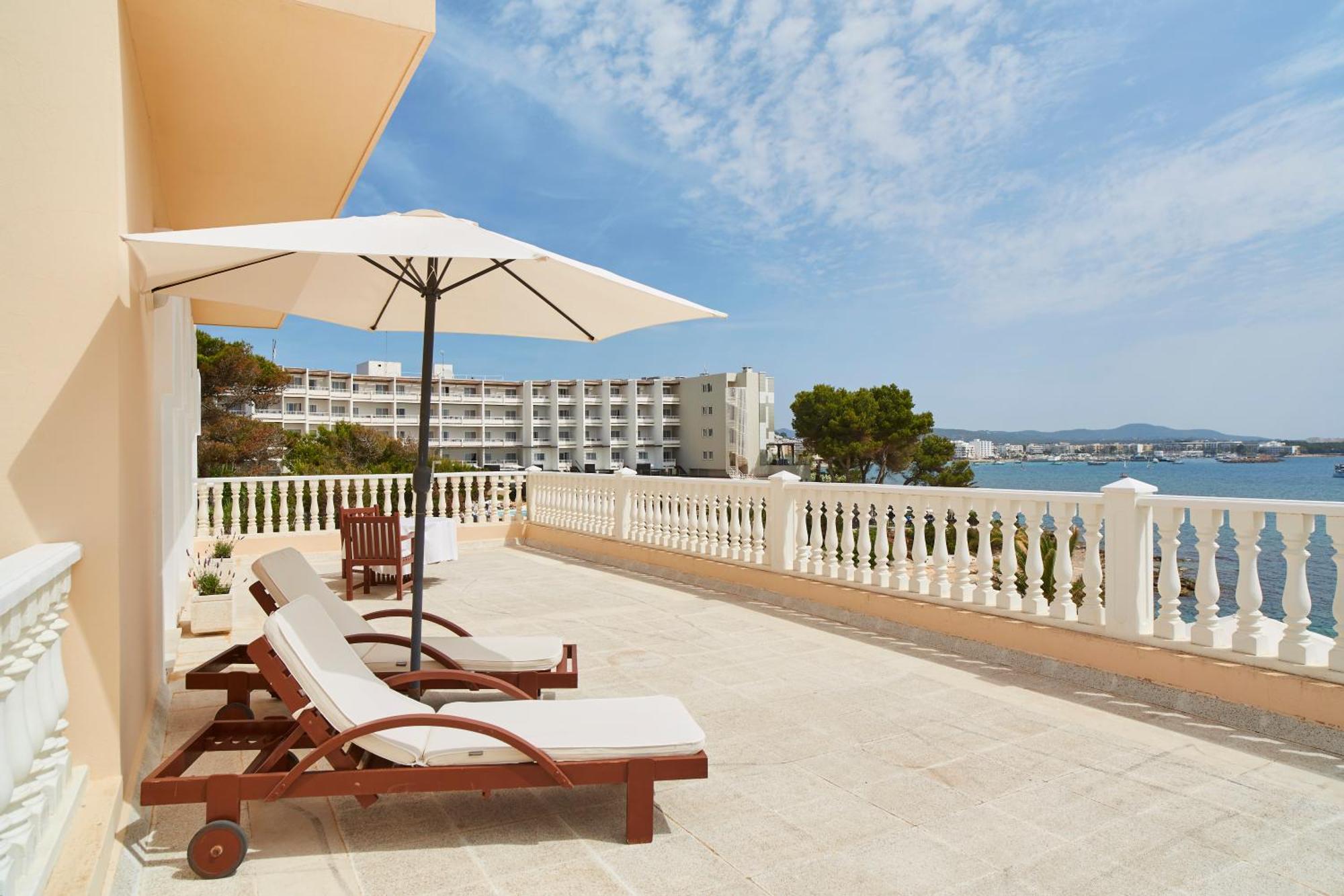 Grand Hotel Palladium Santa Eulalia Del Rio Zewnętrze zdjęcie