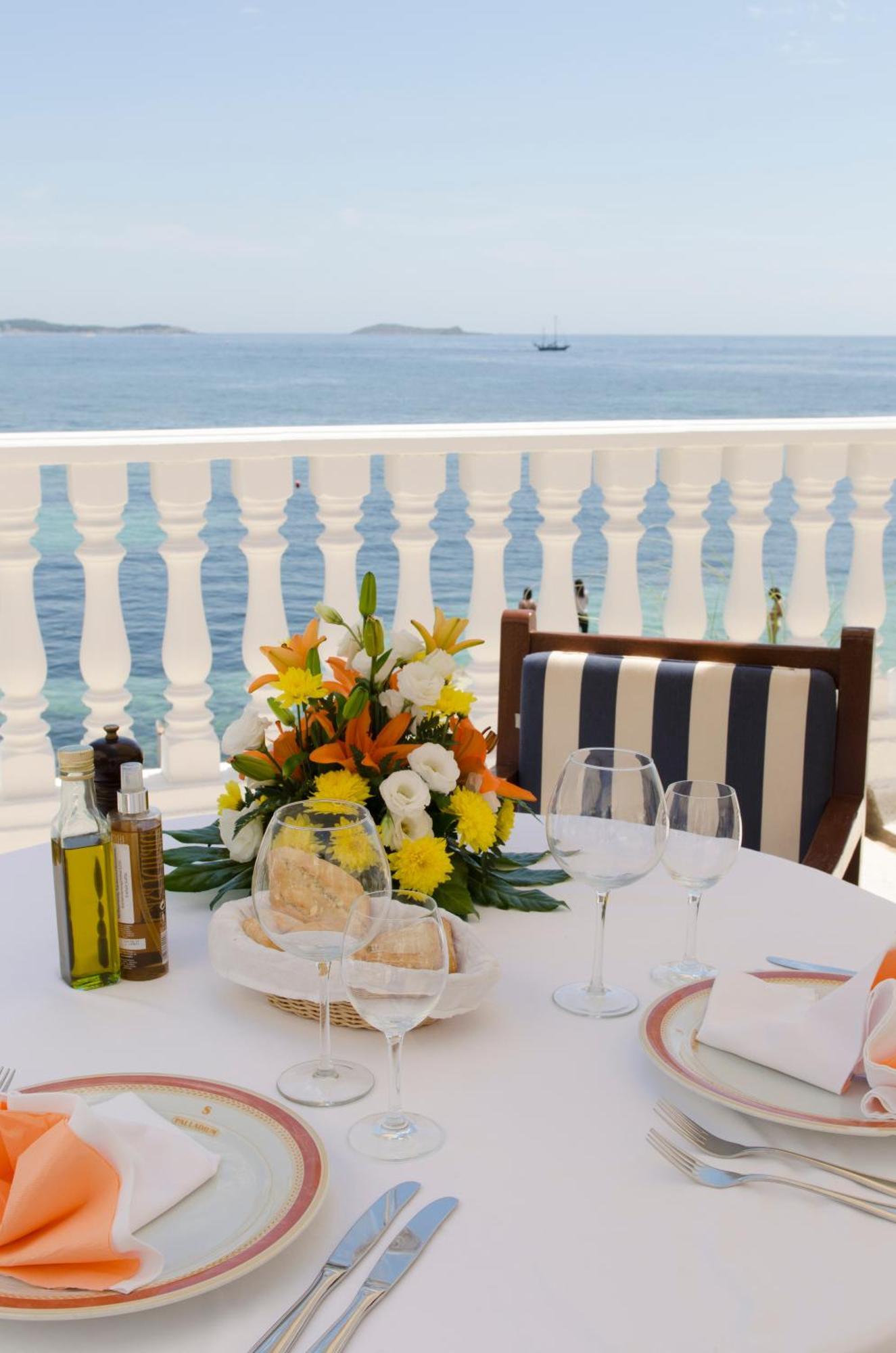 Grand Hotel Palladium Santa Eulalia Del Rio Zewnętrze zdjęcie