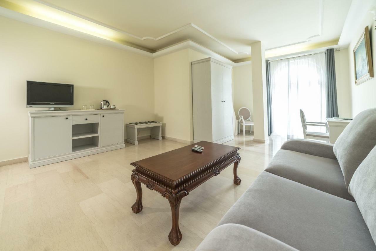 Grand Hotel Palladium Santa Eulalia Del Rio Zewnętrze zdjęcie